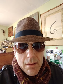 Dr Cornelius Thumbs Pianeer